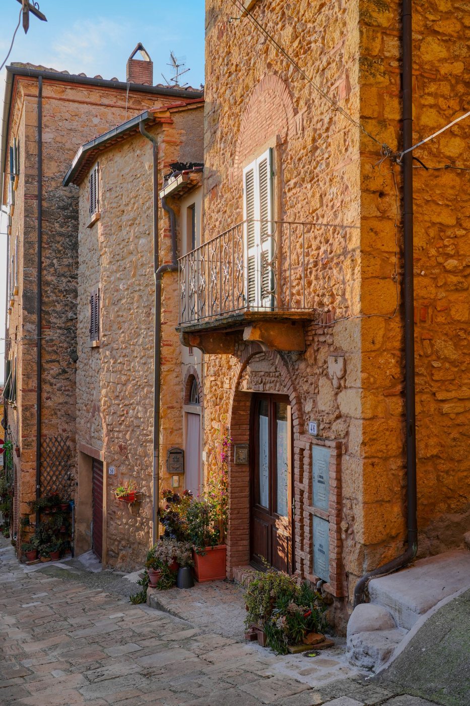 A lane in Casale Marittimo, Tuscany