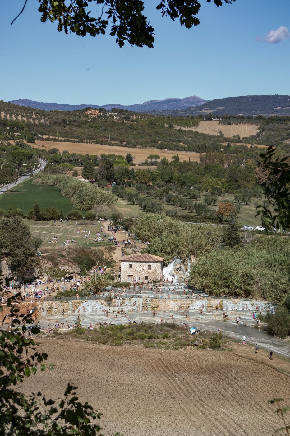 Cascate del Mulino a Saturnia, tra vasche termali e campagna