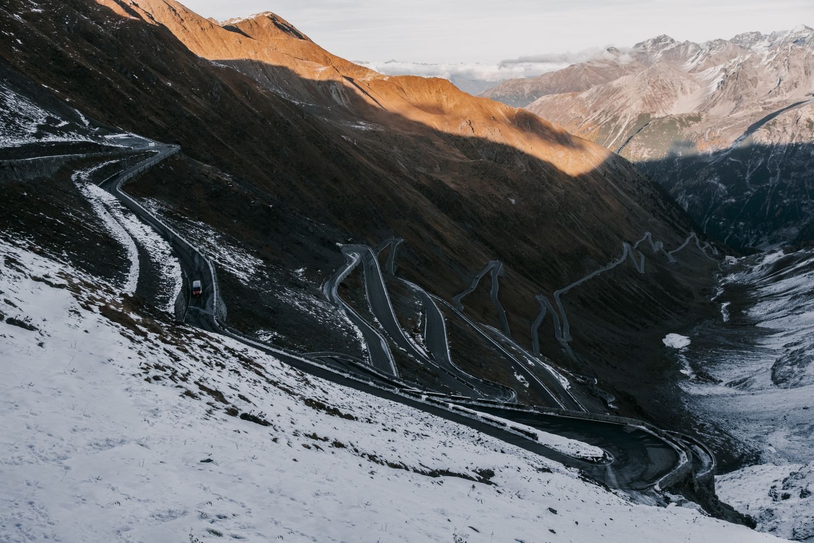 Tornanti del Passo dello Stelvio vicino a Bormio